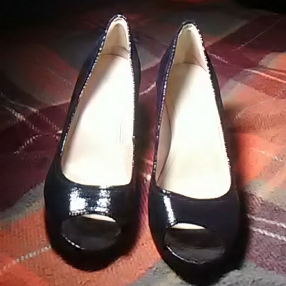 Shoes - Picture 1 of 3